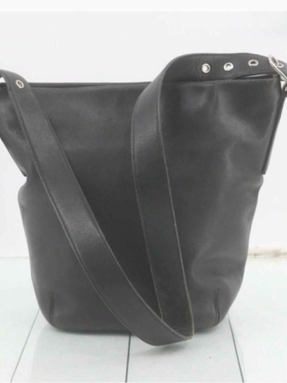 Vintage Classic Black Leather Shoulder Bag - Everyday Tote